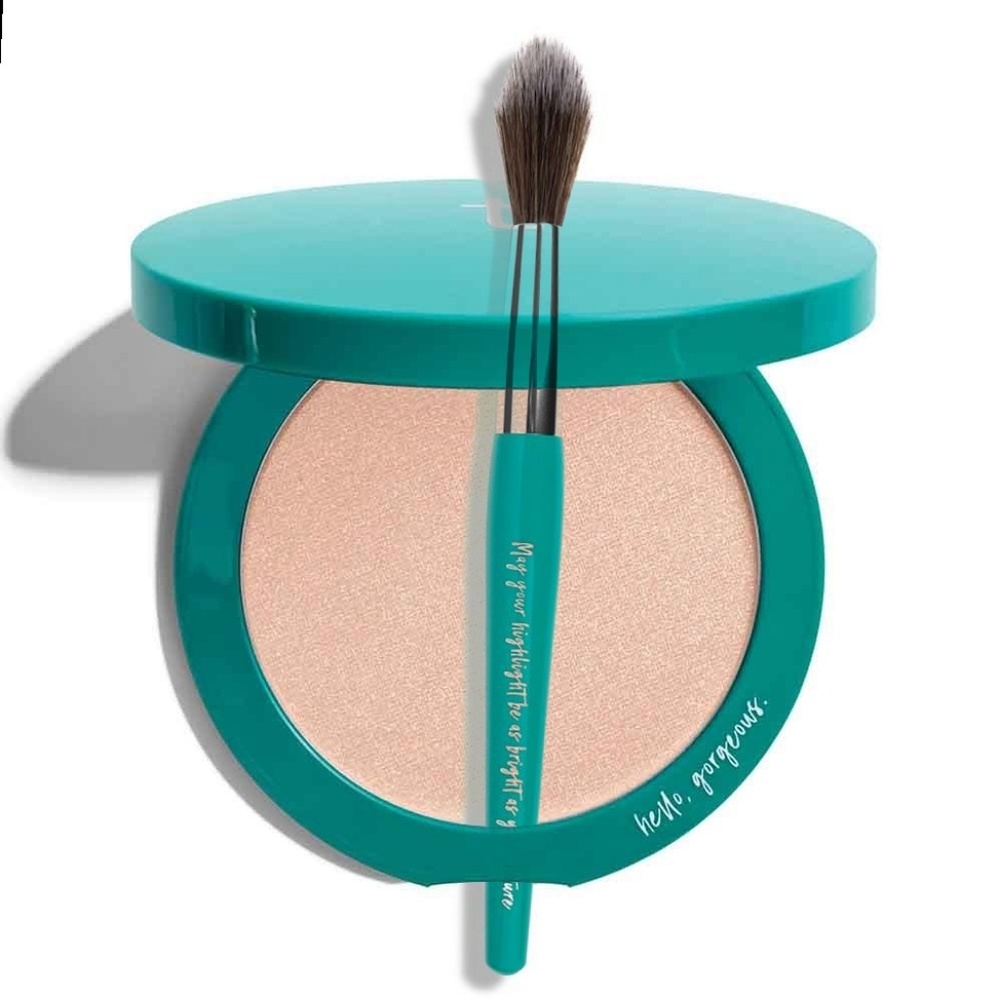 Thrive Causemetics, Highlighter and brush